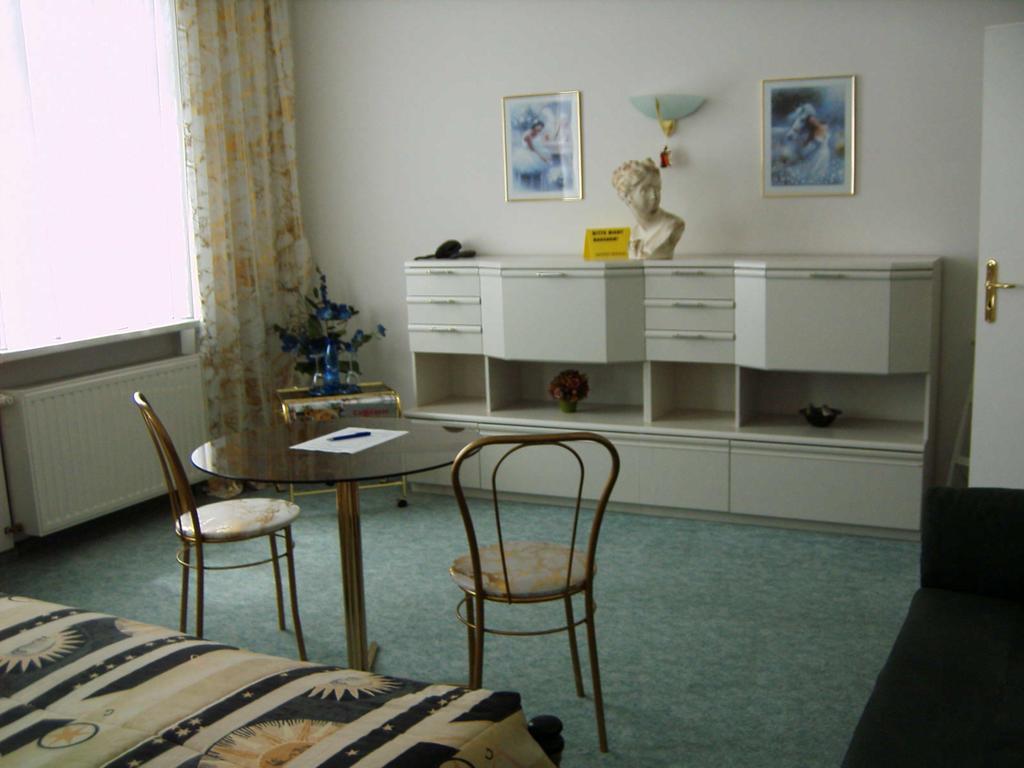 Gaestehaus Rehbein Calbe エクステリア 写真